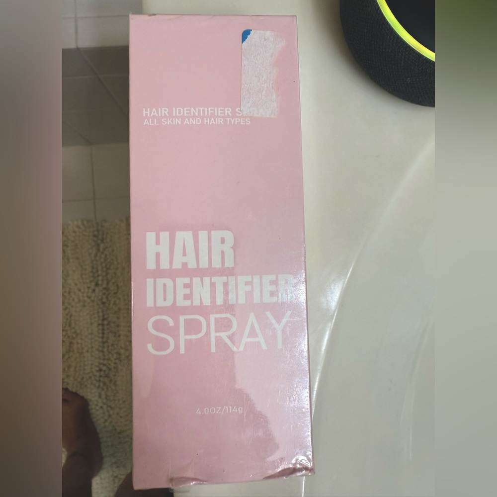 FACIAL HAIR IDENTIFIER SPRAY WITH RAZORS - SEALED NIB